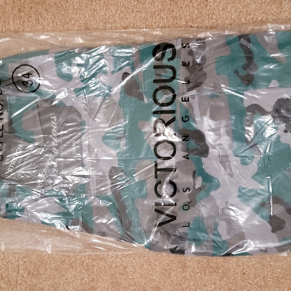 Men's Victorious Camo Belted Cargo Shorts - Picture 6 of 6